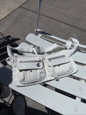 Rocawear White Textured Crossbody Belt Bag